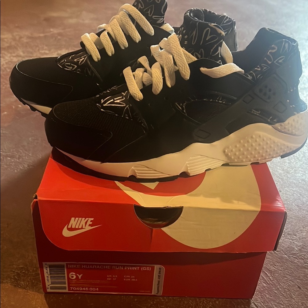 Nike Huarache Run Print Black and White Sneakers